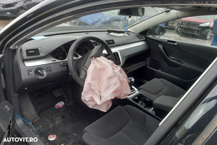 Far dreapta 3C0941006AD 3C0941006AD Volkswagen VW Passat B6 [2005 - 2 - 9