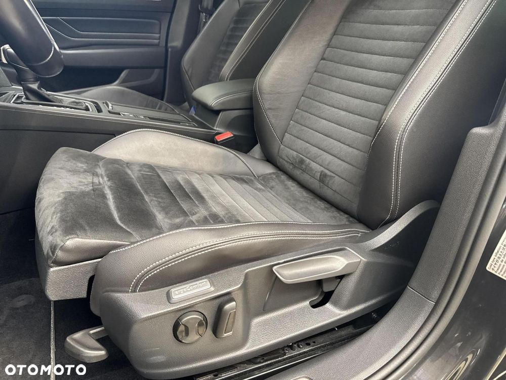 Volkswagen Passat - 12
