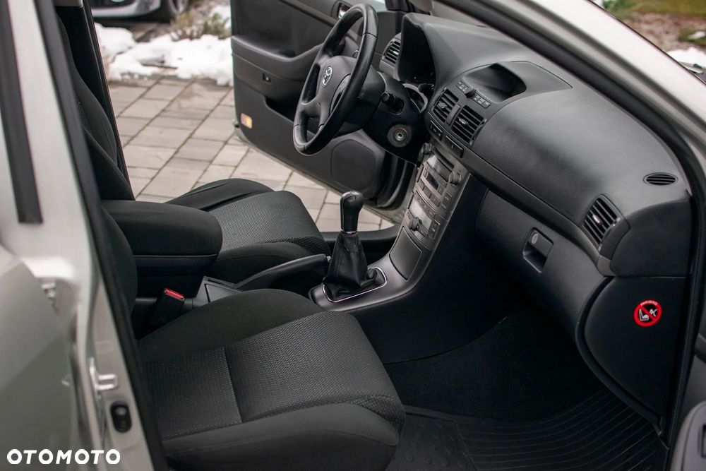 Toyota Avensis - 6