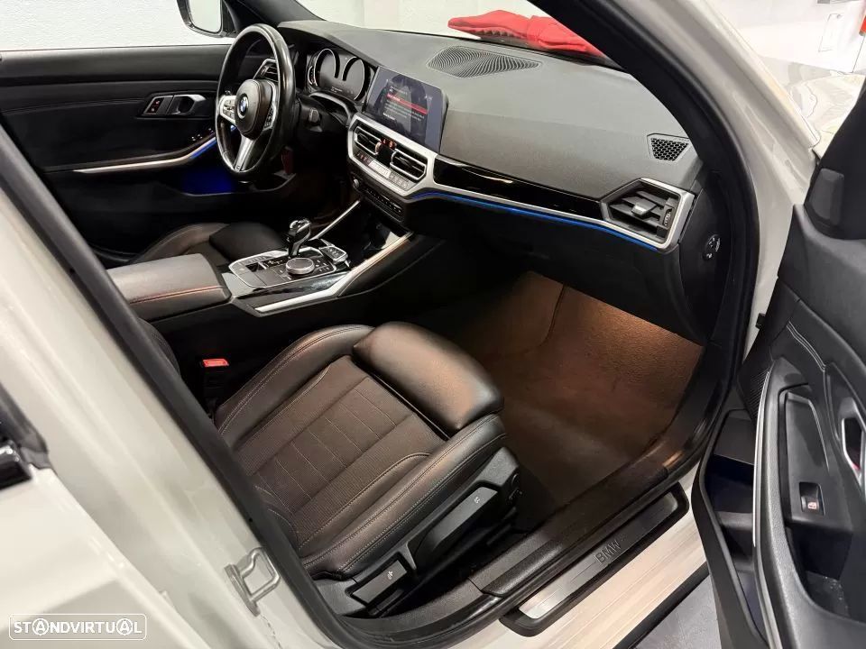 BMW 320 d Touring Pack Desportivo M Pro Auto - 14