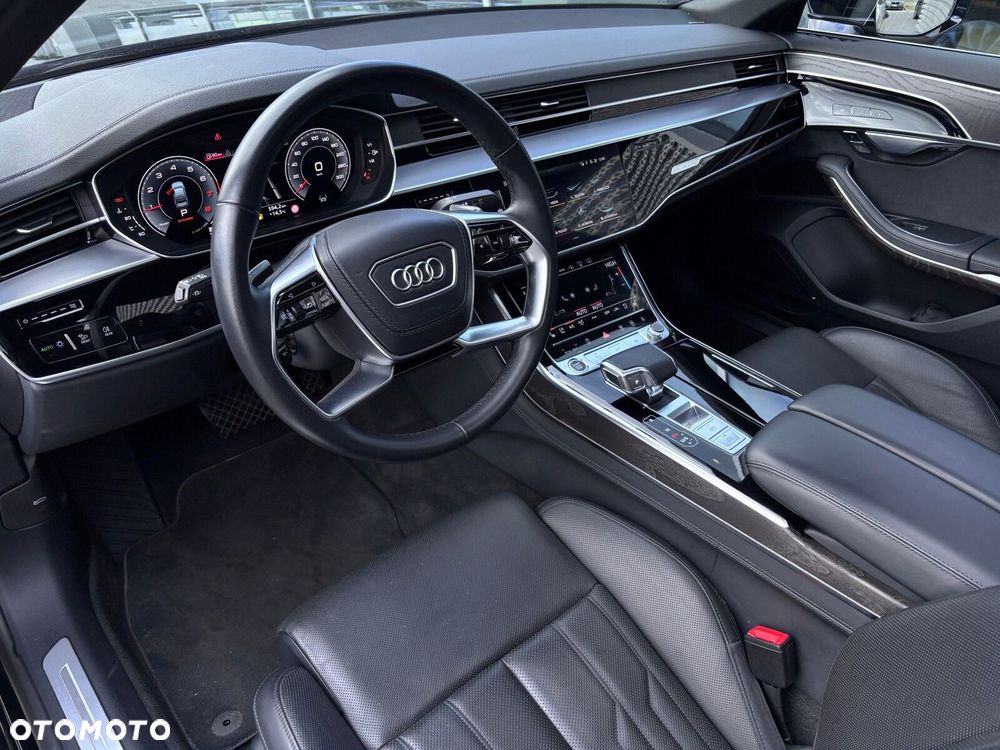 Audi A8 - 12