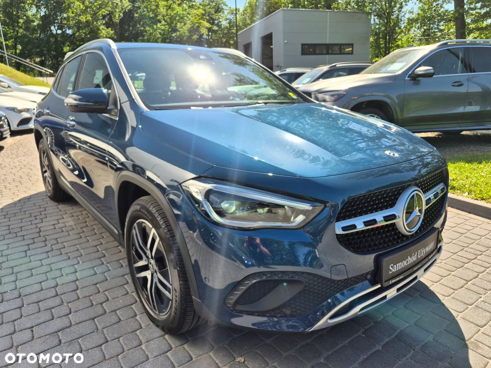 Mercedes-Benz GLA - 4
