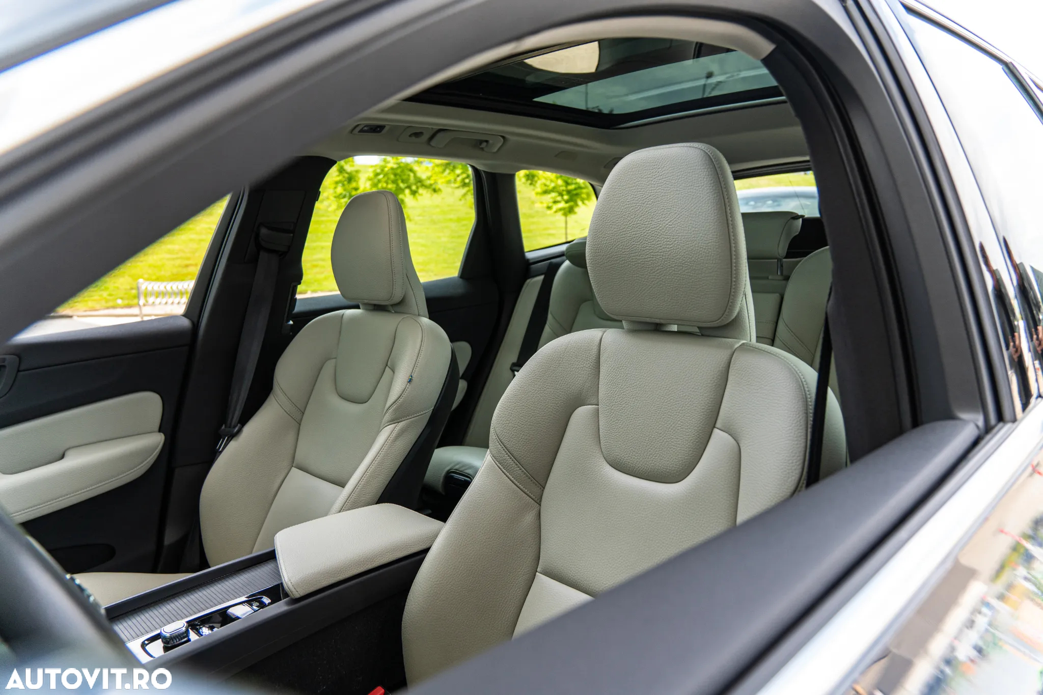 Volvo XC 60 Recharge T8 Twin Engine eAWD Inscription - 28