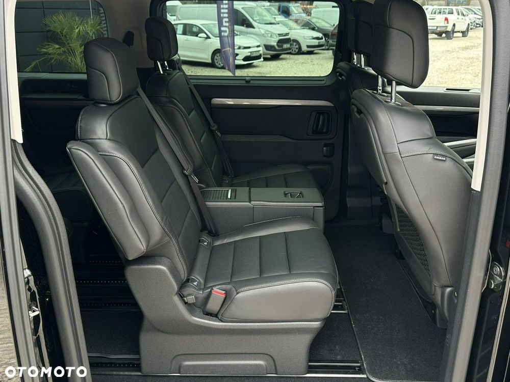 Peugeot Traveller - 23