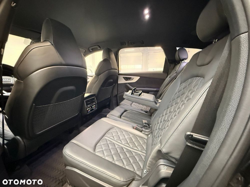 Audi Q7 - 25