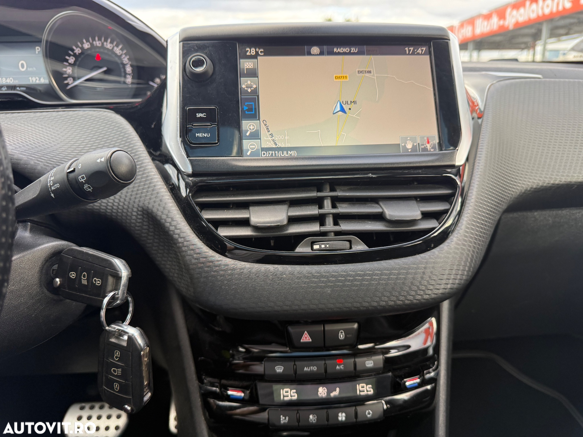 Peugeot 2008 1.2 PureTech Turbo EAT6 S&S GT-Line - 30