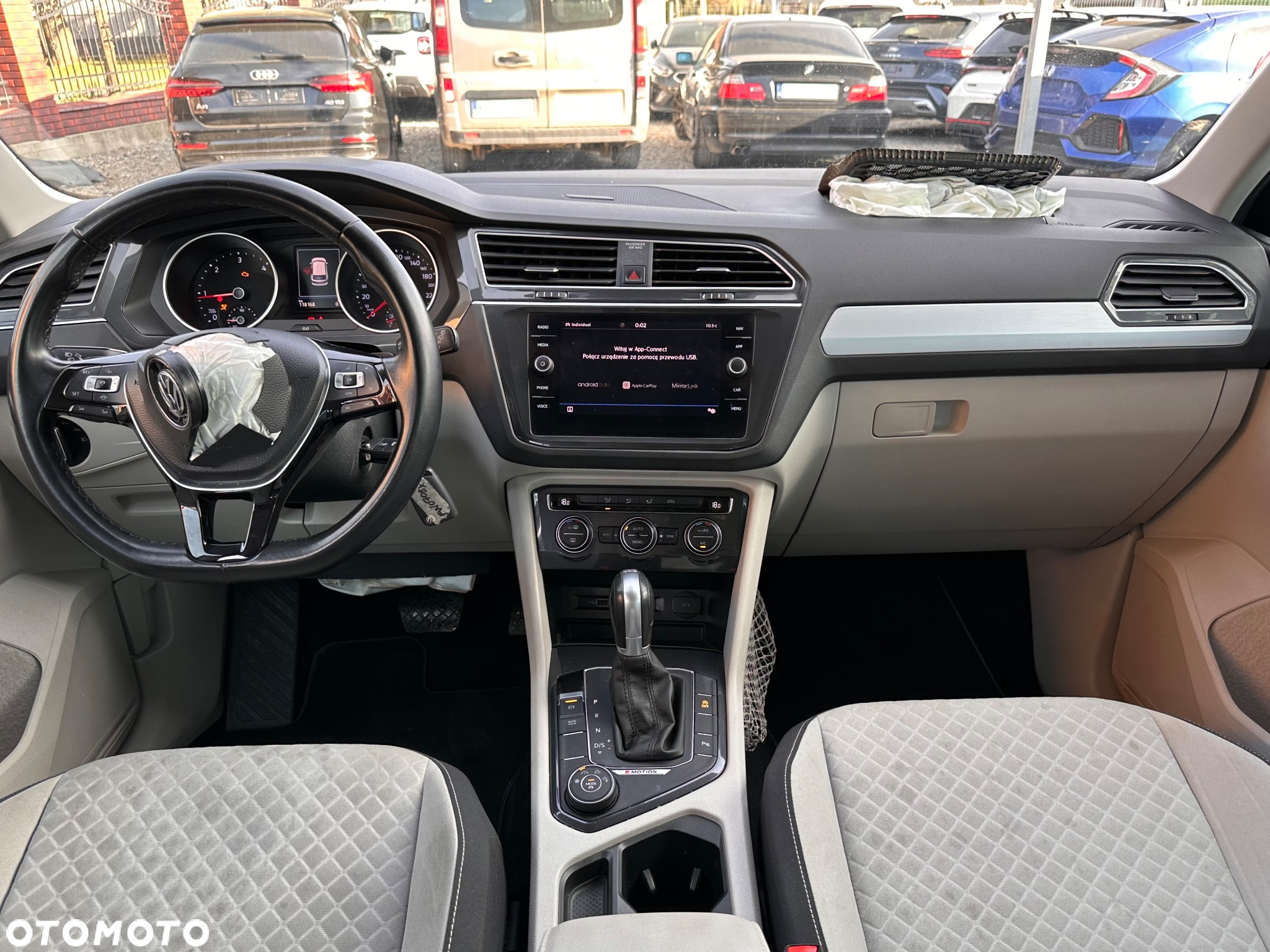 Volkswagen Tiguan - 20