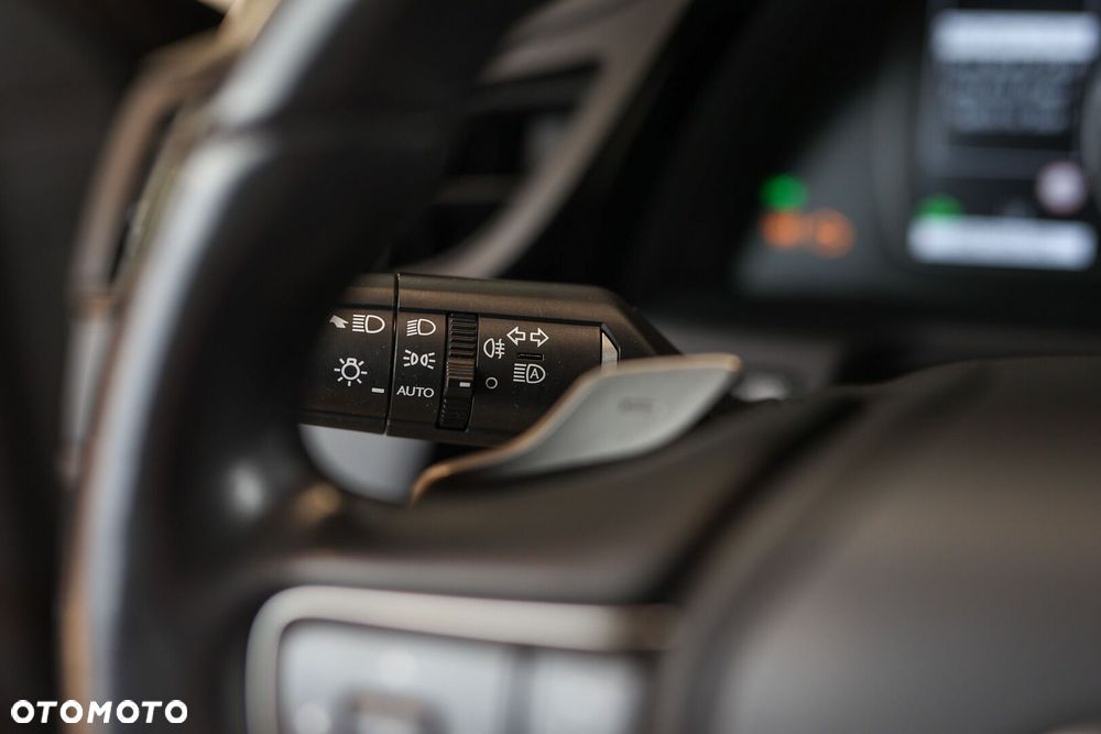 Lexus ES 300h Business Edition - 28