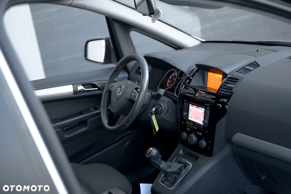 Opel Zafira 1.8 Cosmo EU5 - 11