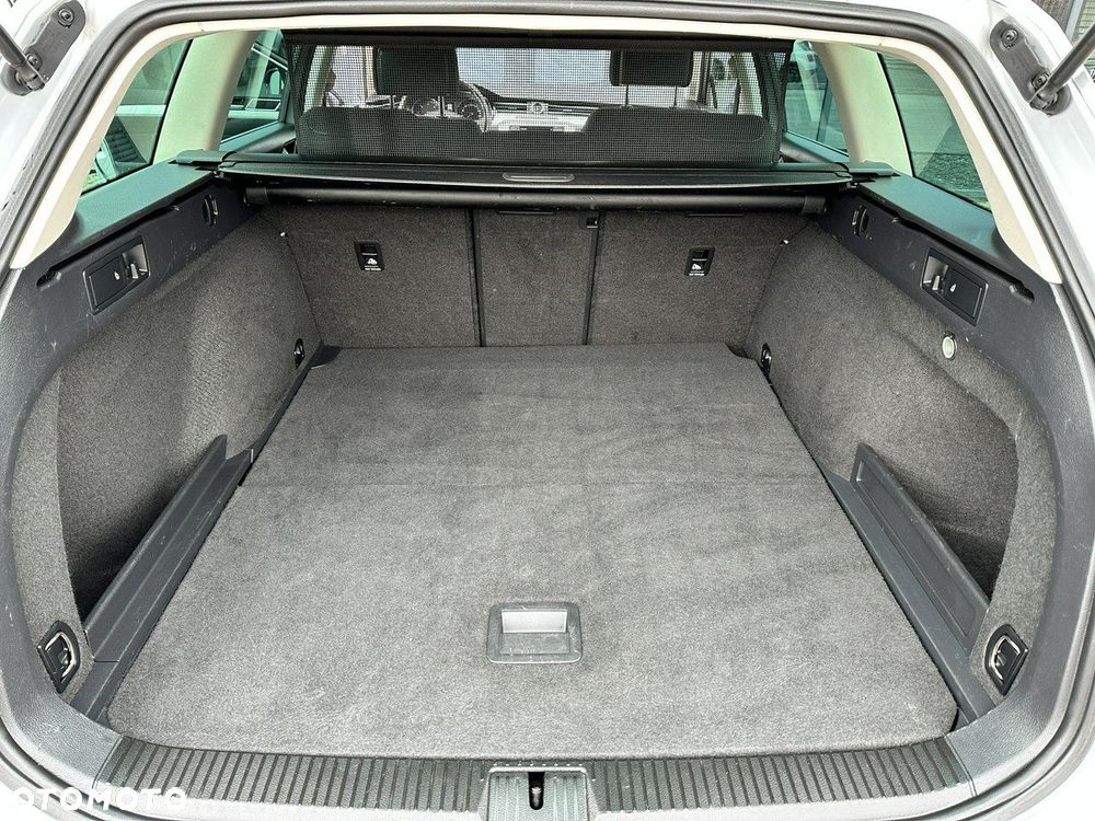 Volkswagen Passat Variant 2.0 TDI SCR Comfortline - 33