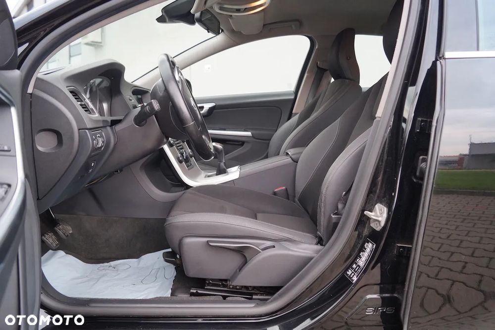 Volvo V60 D4 Summum - 22