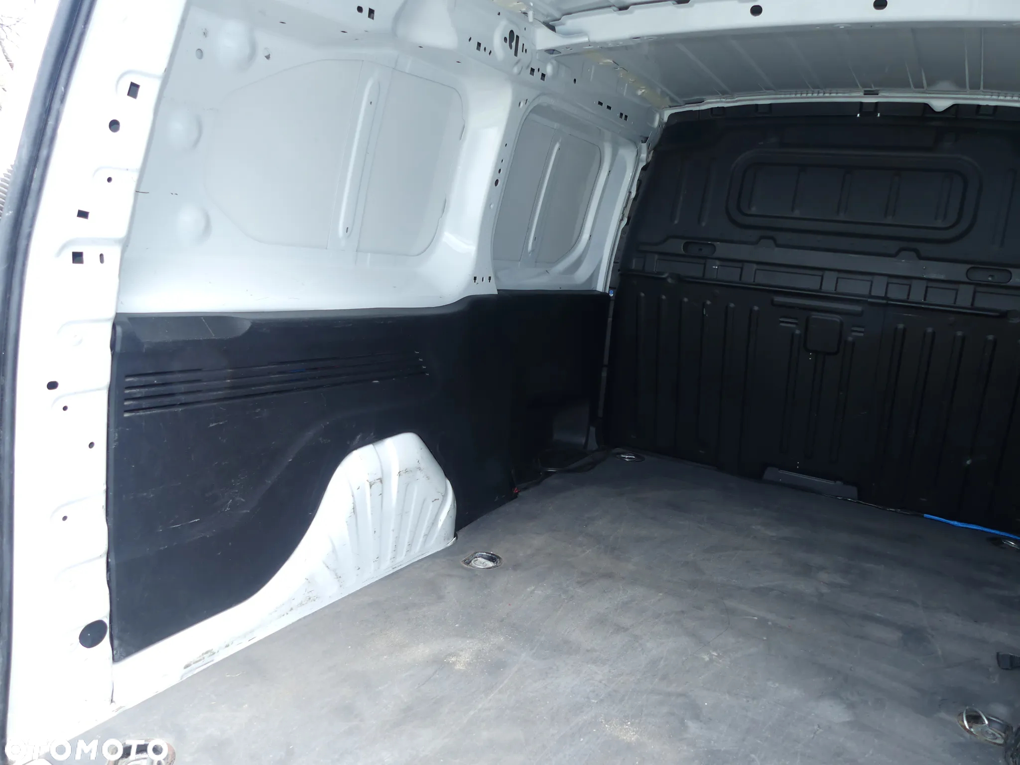 Toyota Proace City 1.5 D-4D Long 2,3t Active (bryg.) - 24