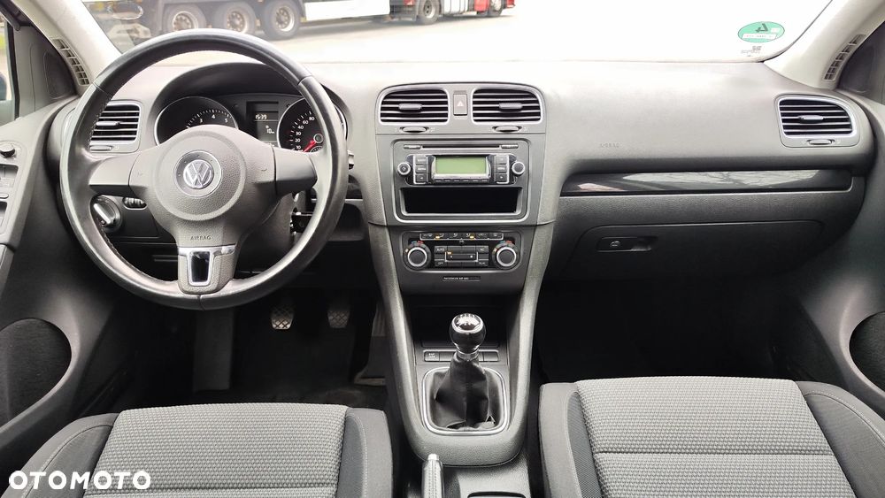 Volkswagen Golf 1.6 Comfortline - 29
