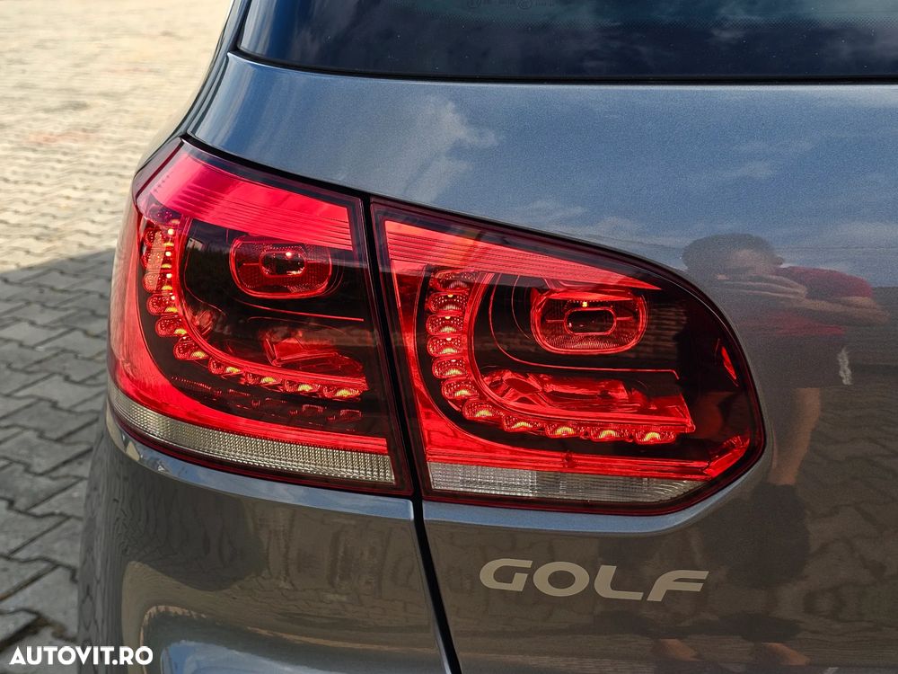 Volkswagen Golf - 23