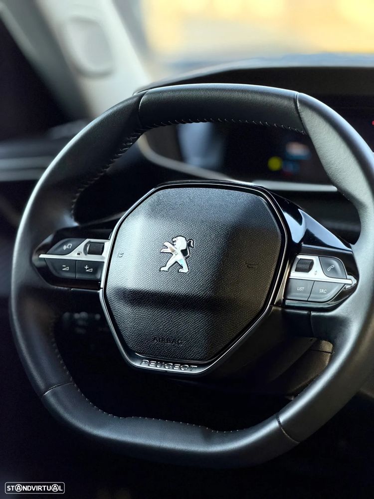 Peugeot 2008 1.2 PureTech Allure Pack - 29