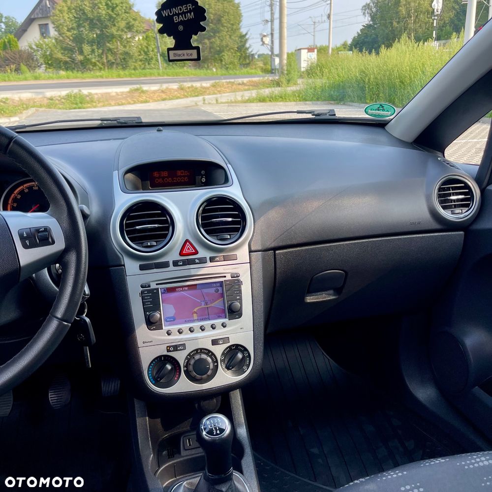 Opel Corsa 1.2 16V Cosmo - 20
