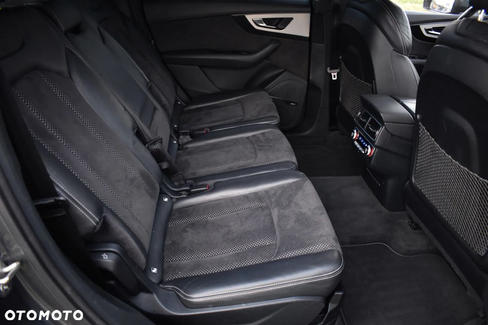 Audi Q7 - 12