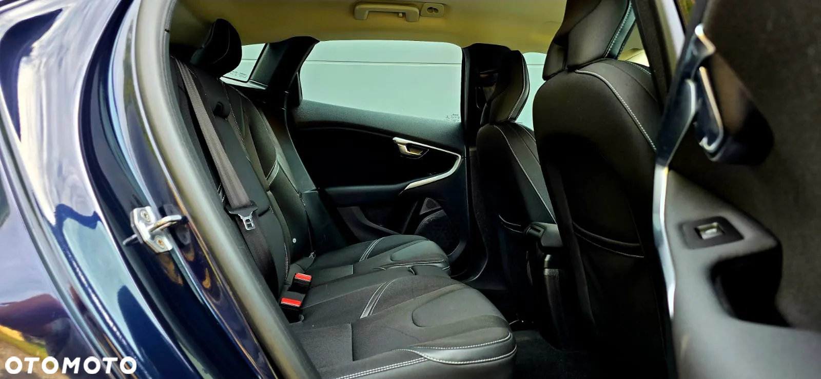 Volvo V40 D2 Drive-E Momentum - 25