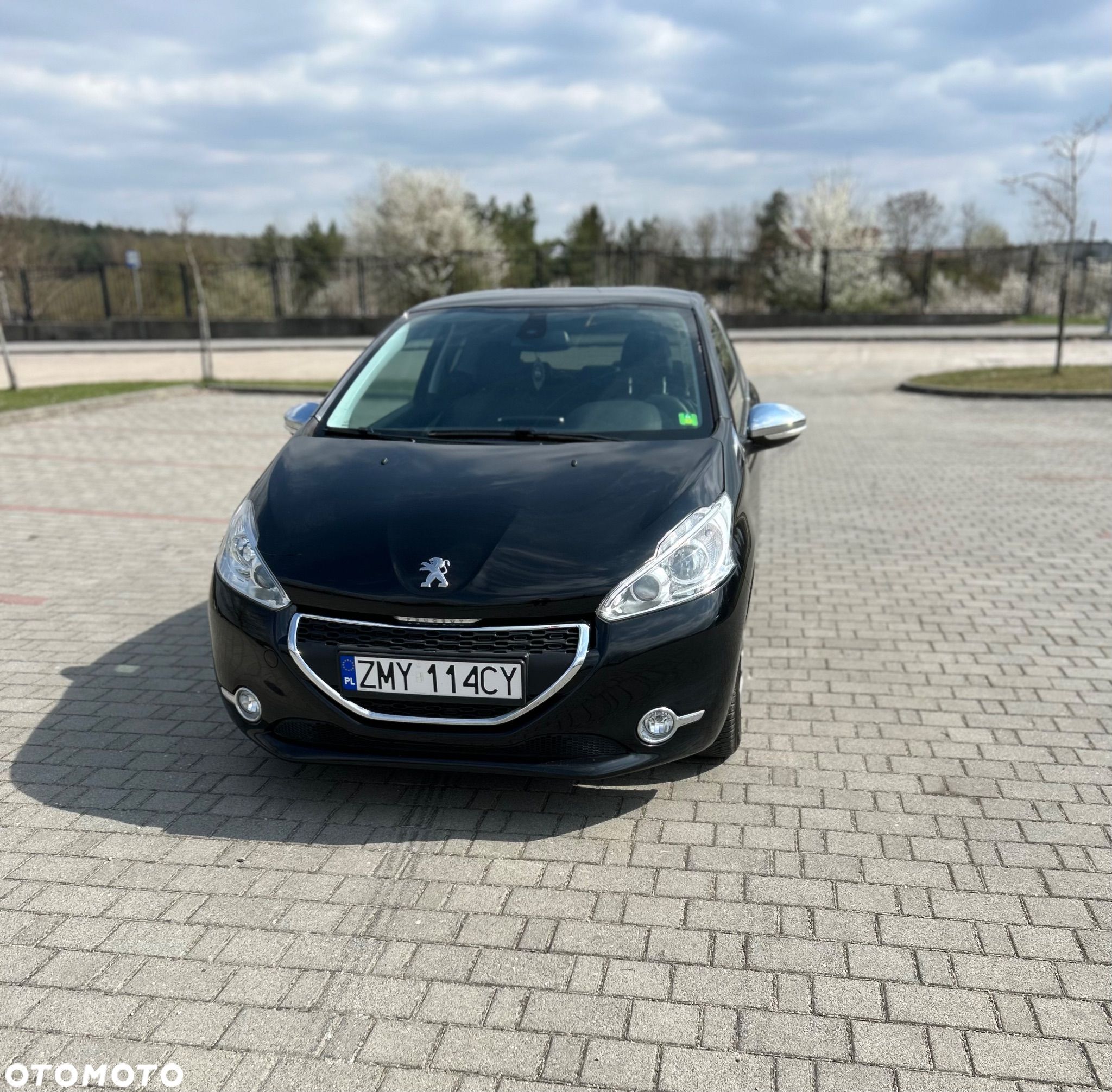Peugeot 208 - 1