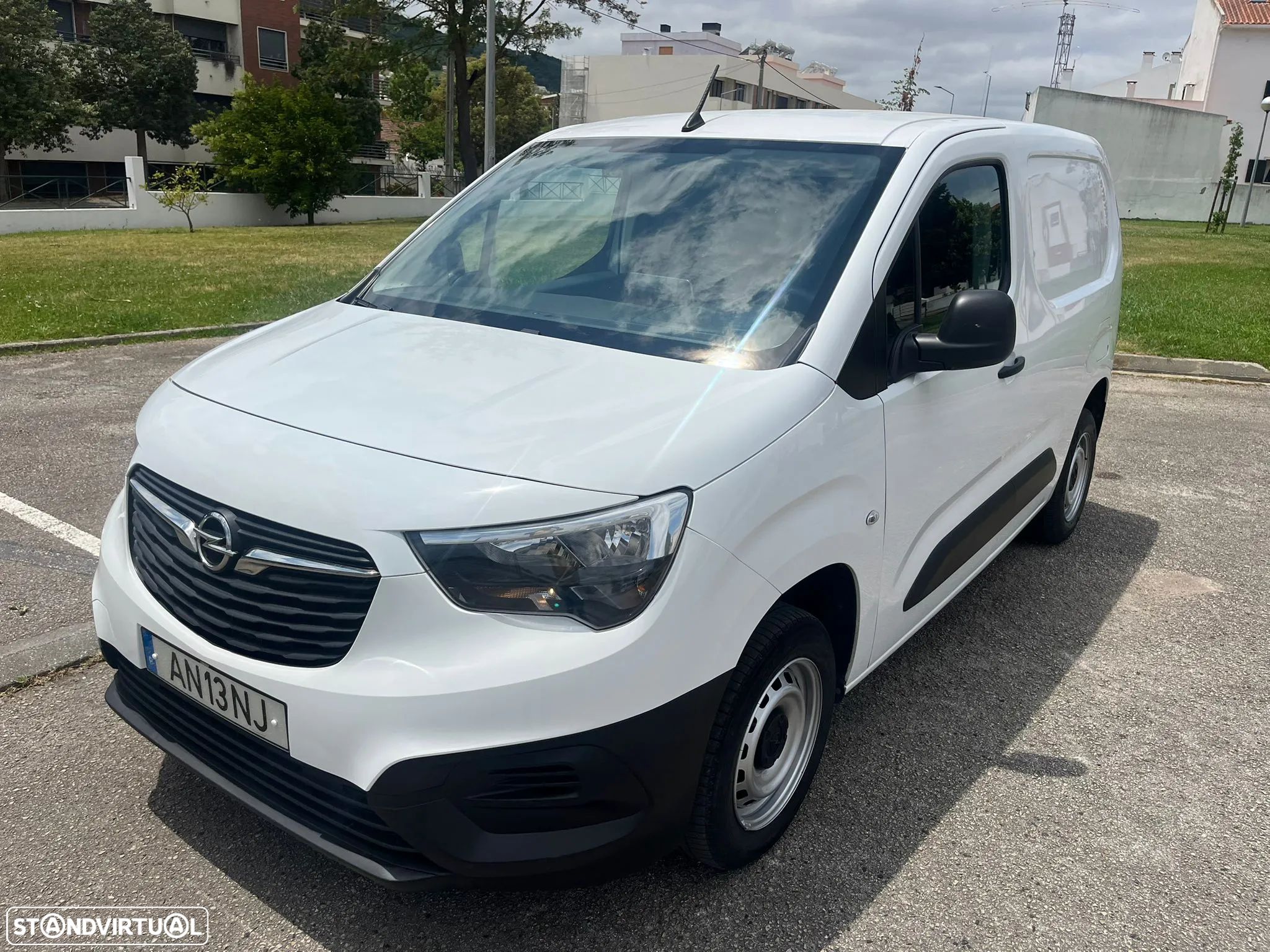 Opel COMBO 1.5 102cv 3 LUGARES - AC - IVA DEDUTÍVEL - 1