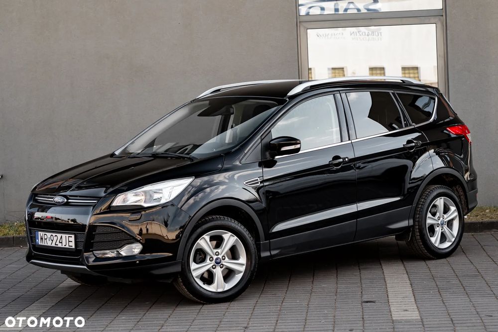 Ford Kuga 1.5 EcoBoost 2x4 Titanium - 3