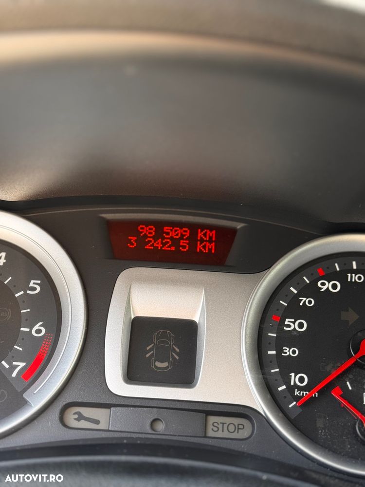Renault Clio - 25