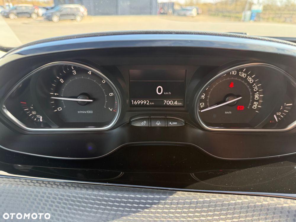 Peugeot 2008 120 VTI Allure - 22