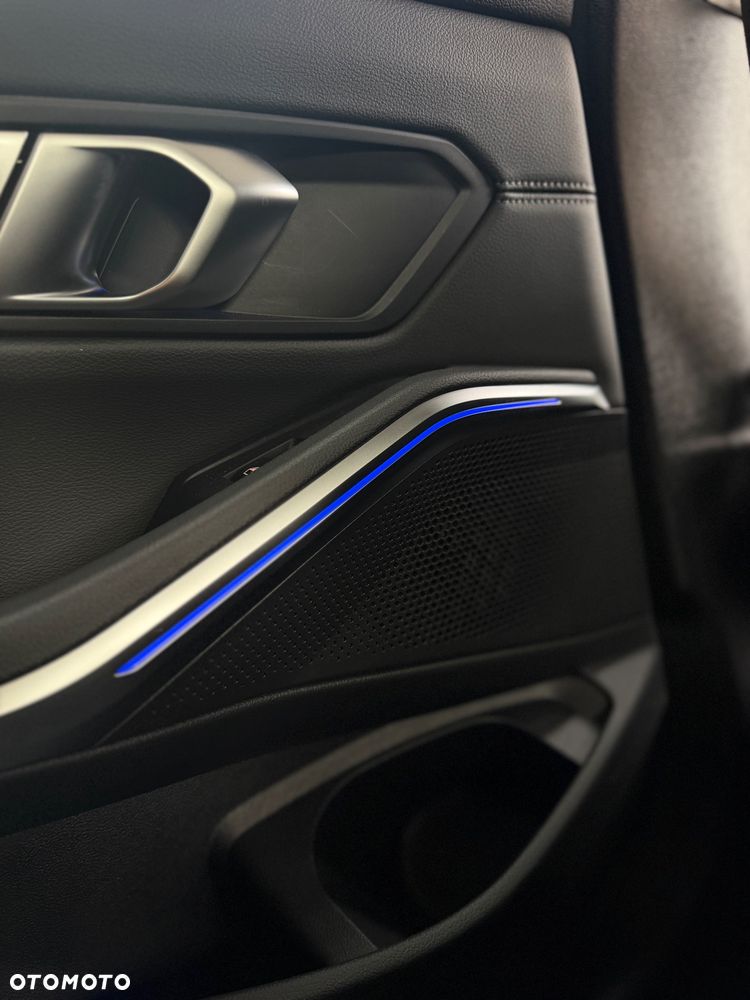 BMW Seria 3 - 16