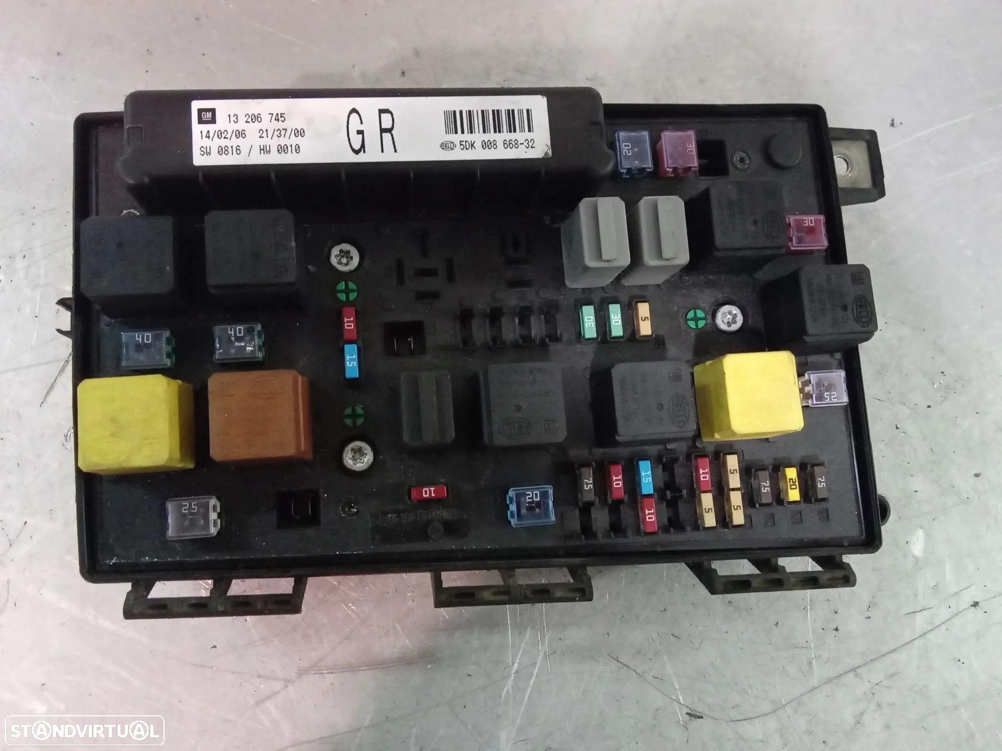 CAIXA DOS FUSIVEIS OPEL ASTRA H -04-09 13206745 - 1