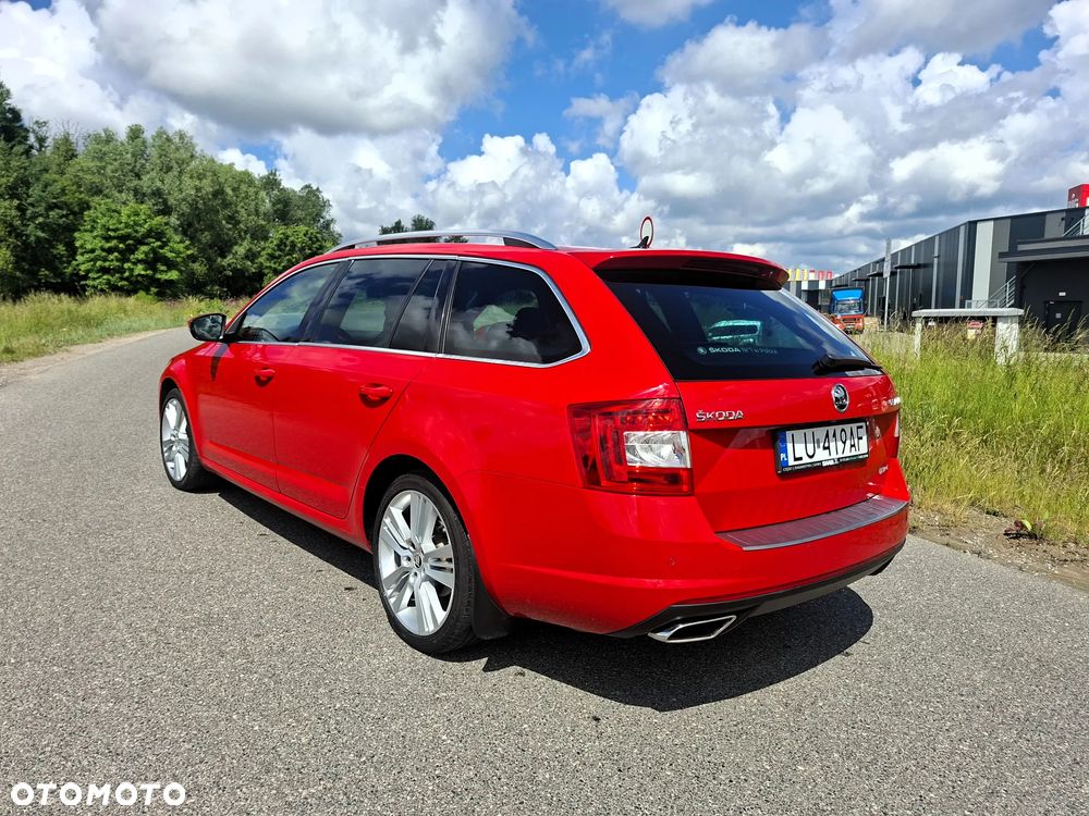 Skoda Octavia 2.0 TDI RS DSG - 2