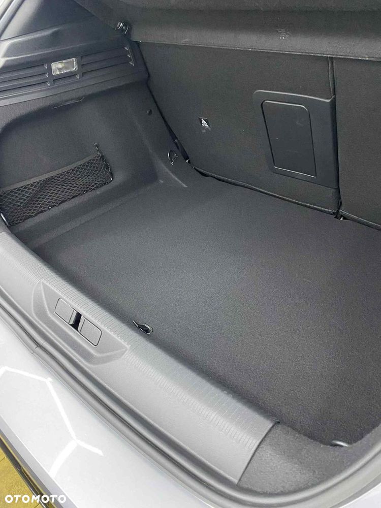 Peugeot 308 1.2 PureTech GT Pack S&S EAT8 - 6