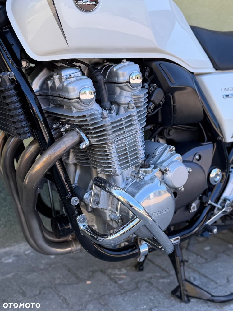 Honda CB - 32