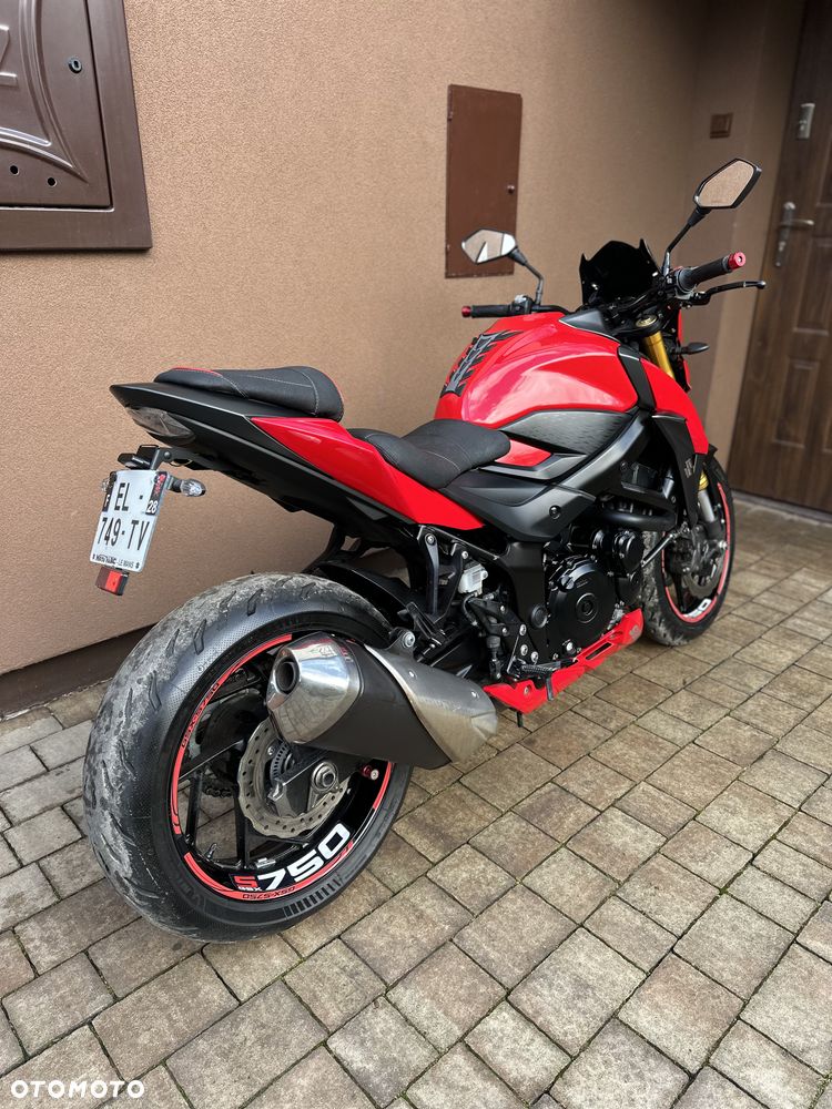 Suzuki GSX - 9