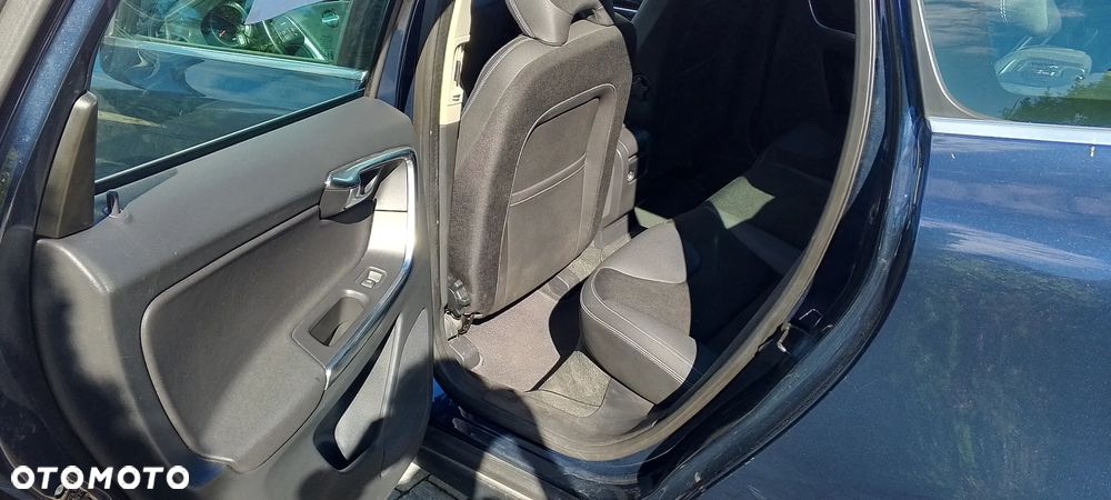 Volvo XC 60 - 8