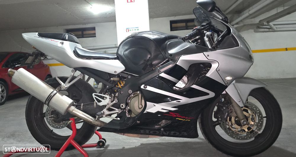Honda CBR 600 F4i - 4