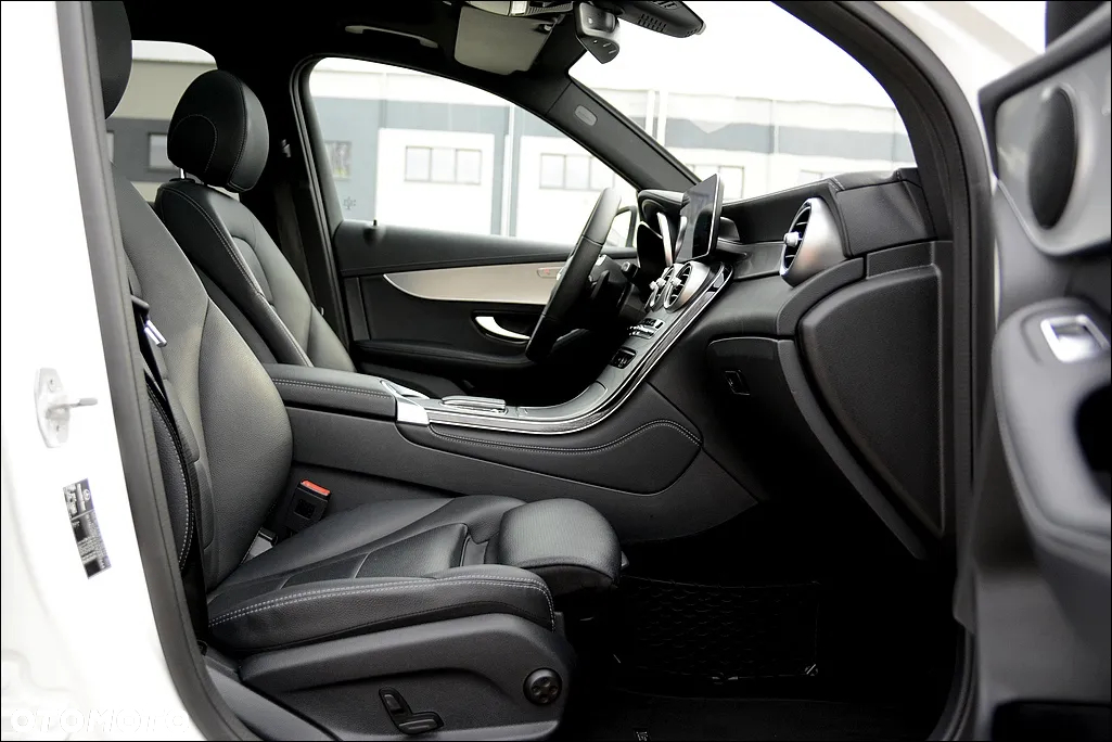 Mercedes-Benz GLC 200 d Business Edition - 25