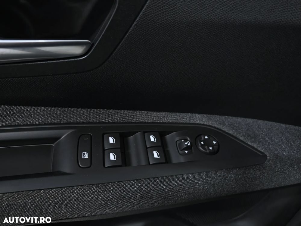 Peugeot 3008 1.2 PureTech S&S EAT8 Allure - 30