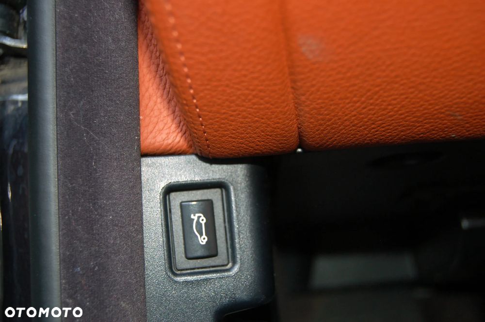 BMW Seria 6 650 i - 25