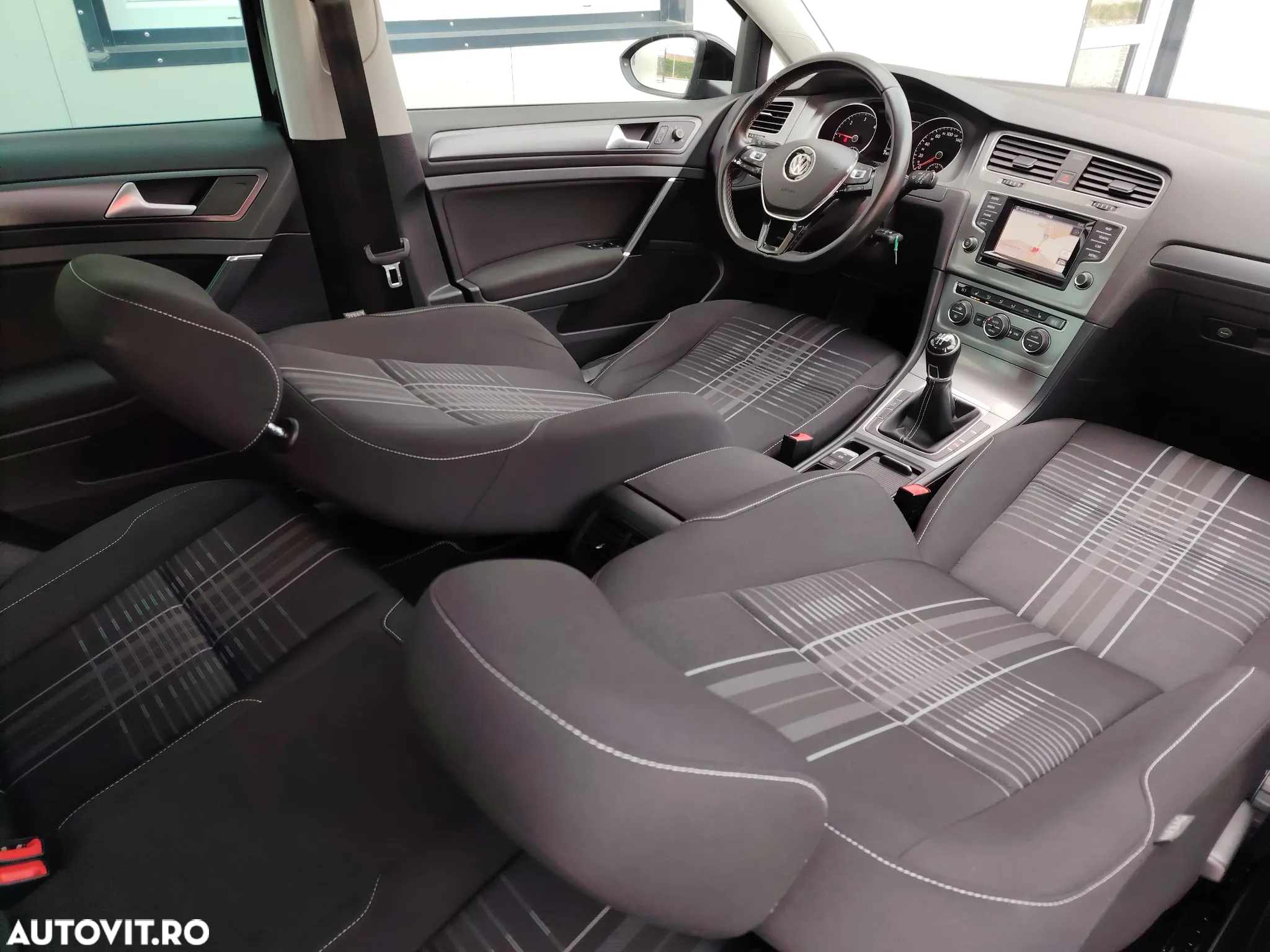 Volkswagen Golf 1.6 TDI BlueMotion Technology Lounge - 5
