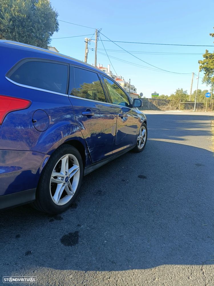 Ford Focus SW - 8