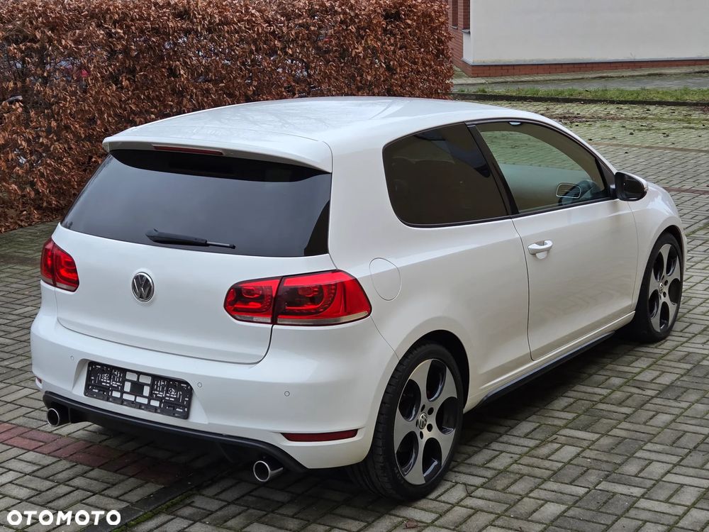 Volkswagen Golf 2.0 GTI - 12