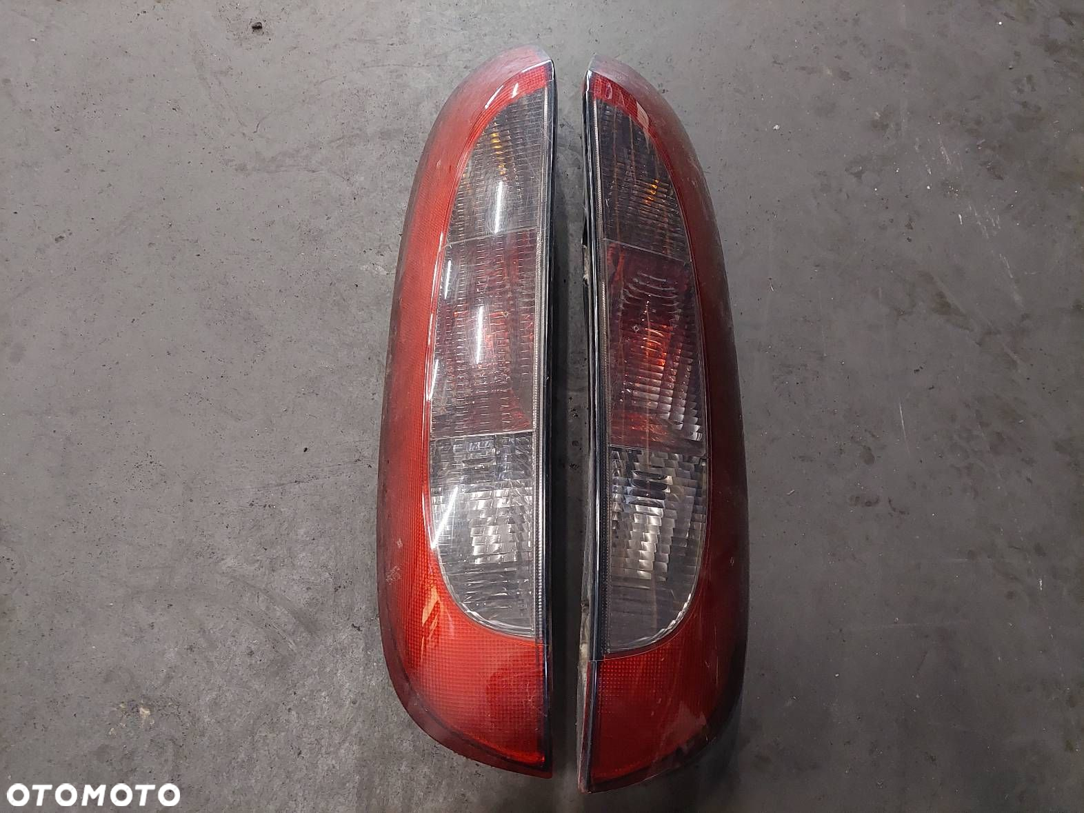 KOMPLETNY TYŁ KLAPA BAGAŻNIKA ZDERZAK LAMPY OPEL CORSA C Y20Z - 2