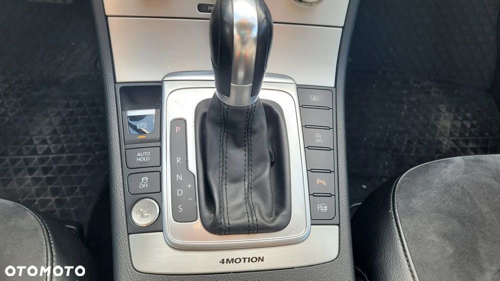 Volkswagen Passat 2.0 TDI 4Mot Highline DSG - 8