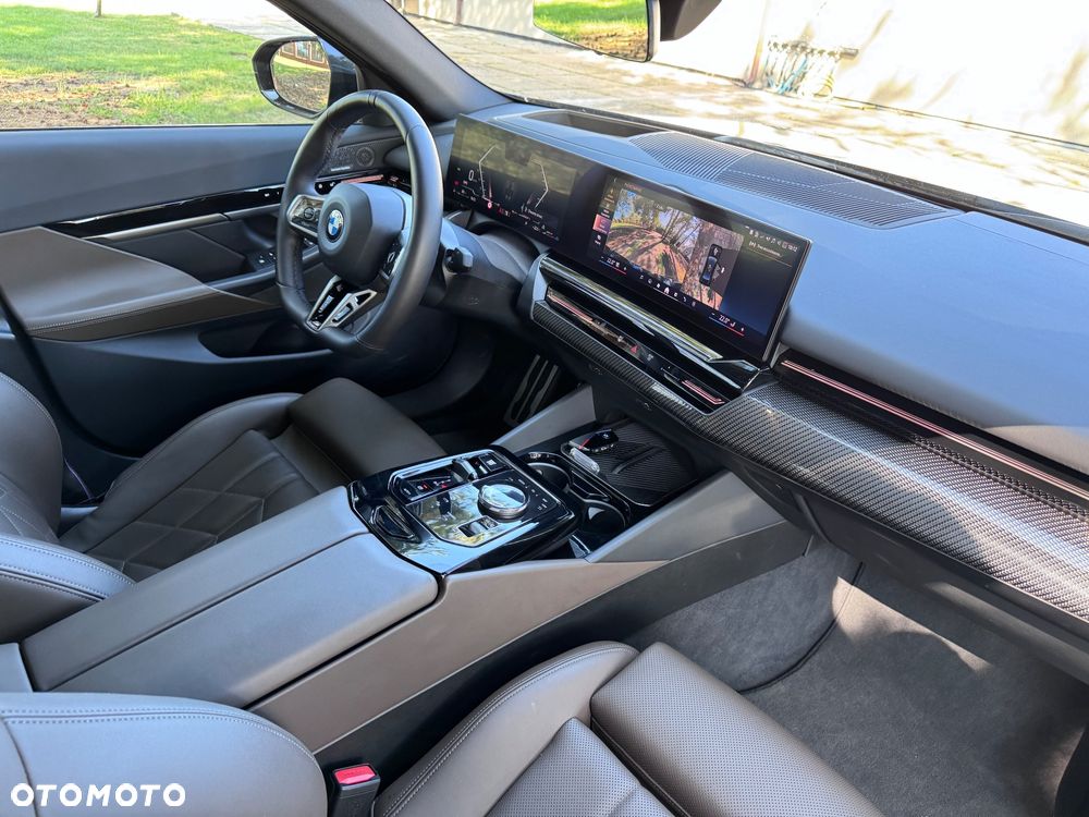BMW Seria 5 520d xDrive mHEV M Sport - 16