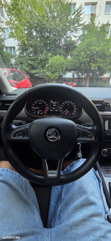 Skoda Octavia 2.0 TDI 4x4 Scout - 10