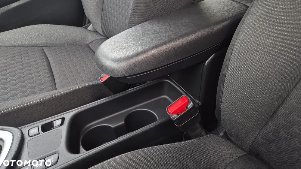 Toyota Yaris Hybrid 1.5 Comfort - 32