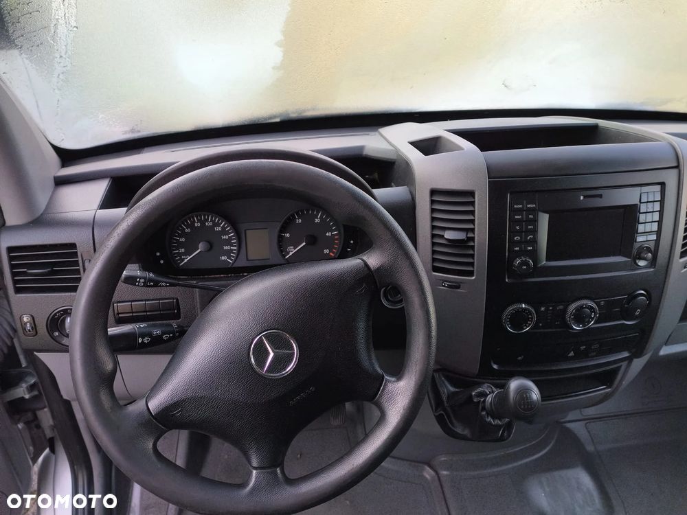 Mercedes-Benz Sprinter - 4