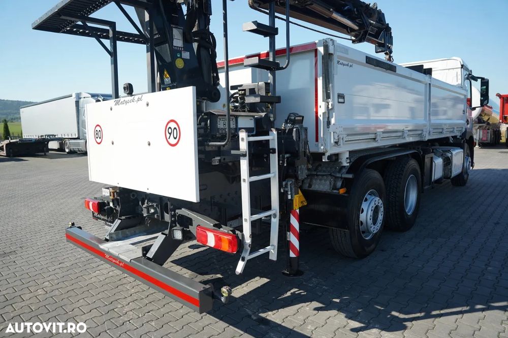 Mercedes-Benz AROCS 2536 / 6x2 / BASCULABILĂ PE 3 PĂRȚI - 6,6 M / MACARAUA HIAB 177 K PRO / CAPACITATE MAX. DE RIDICARE: 4.100 KG / RAZĂ MAX. DE ACȚIUNE: 11,0 M / ROTATOR / TELECOMANDĂ / TRANSMISIE AUTOMATĂ - 22
