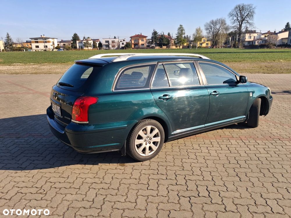 Toyota Avensis 2.0 D-4D Combi - 3