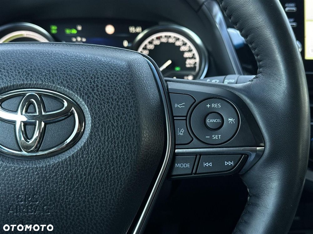 Toyota Camry 2.5 Hybrid Executive CVT - 21